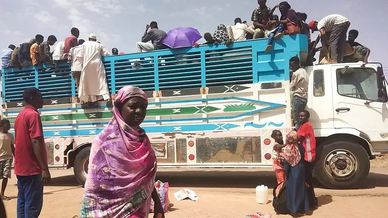 لم يدم الصلح طويلاً.. نزوح أكثر من 700 أسرة بعد تجدد الاشتباكات بين قبيلتي بني هلبة و السلامات