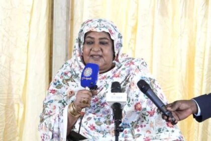 وزارة الصناعة تناقش تحويل النازحين إلى منتجين وزيادة الصادرات