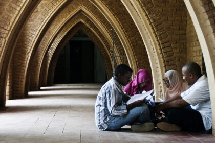 الإدارة العامة للقبول تعلن فتح باب التقديم للجامعات و تحدد الرسوم للتقديم