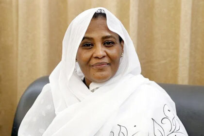 مريم الصادق: وزراء الخارجية السابقون يحتفظون بالجوازات الدبلوماسية