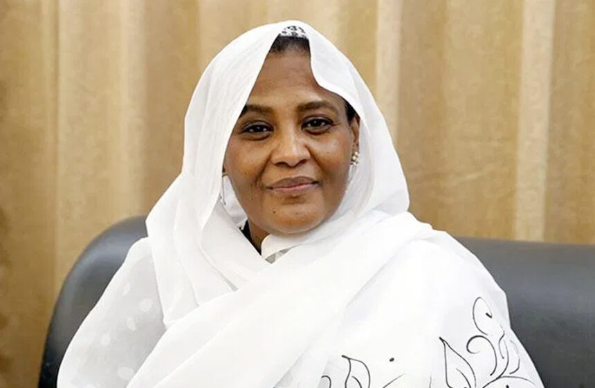 مريم الصادق: وزراء الخارجية السابقون يحتفظون بالجوازات الدبلوماسية